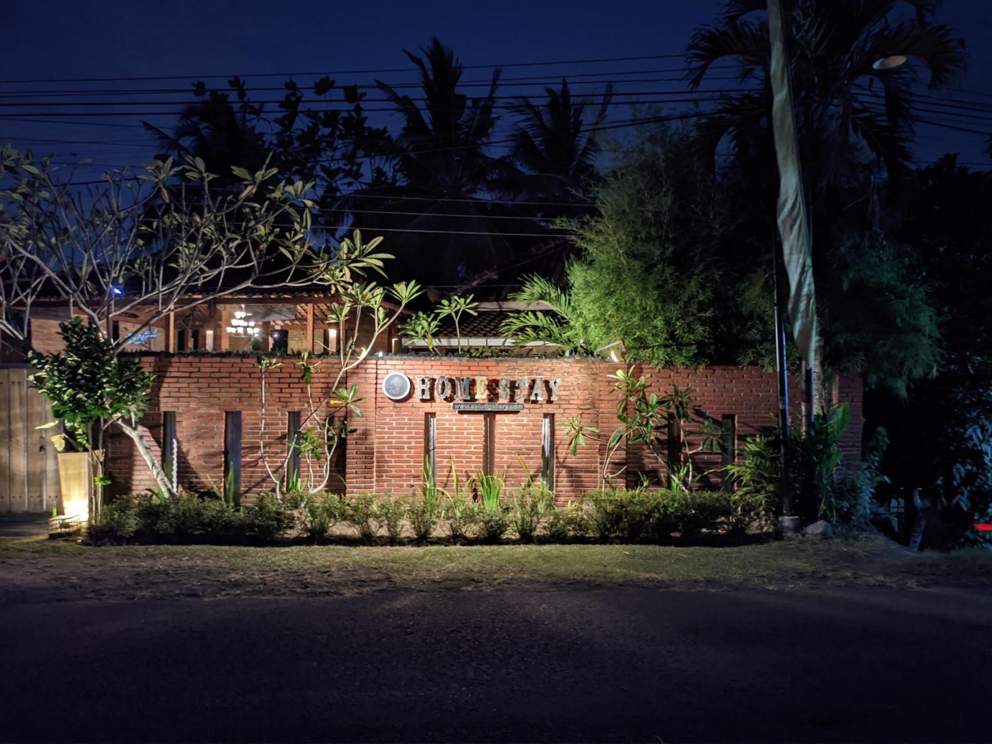 Astuti Gallery Homestay Jogyakarta Zewnętrze zdjęcie