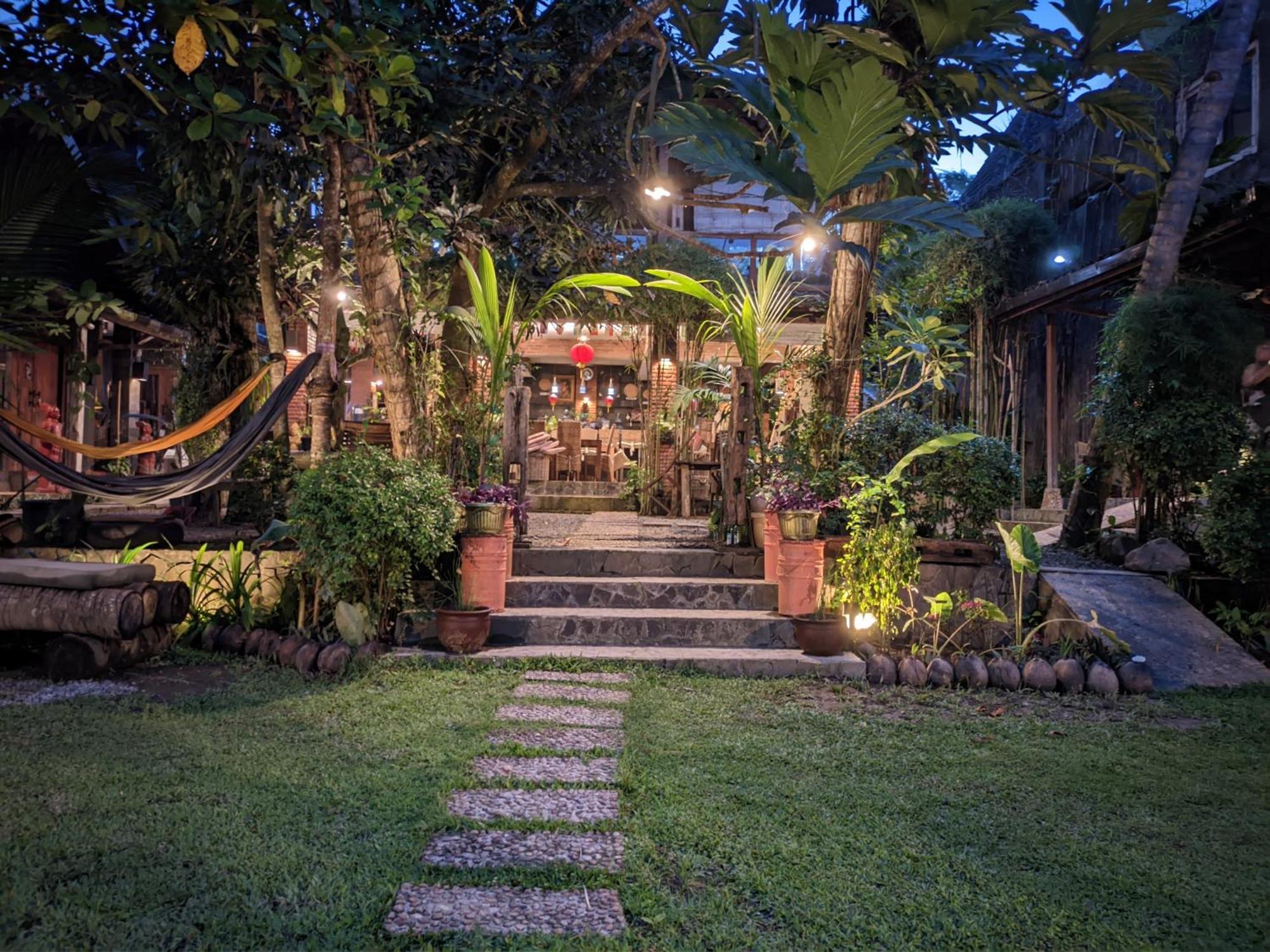 Astuti Gallery Homestay Jogyakarta Zewnętrze zdjęcie