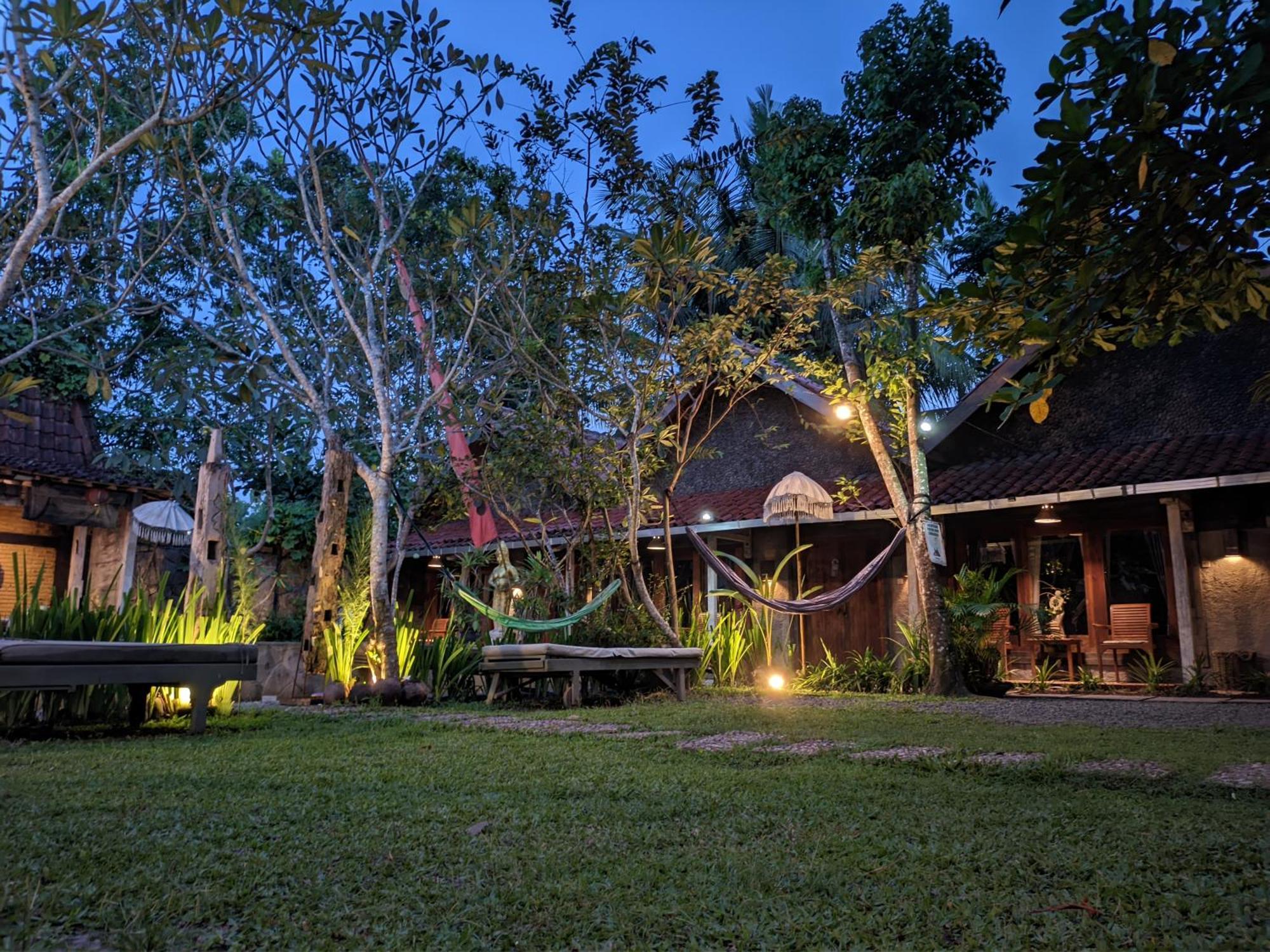Astuti Gallery Homestay Jogyakarta Zewnętrze zdjęcie